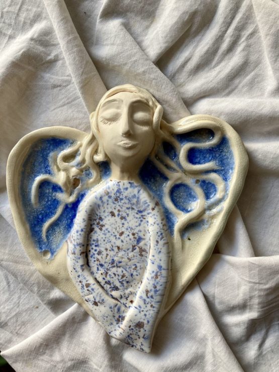 anioł z ceramiki