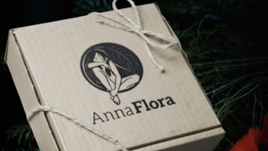 kartonik z prezentem