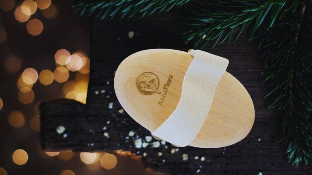 świąteczny prezent dla kobiety w każdym wieku - szczotka do ciała